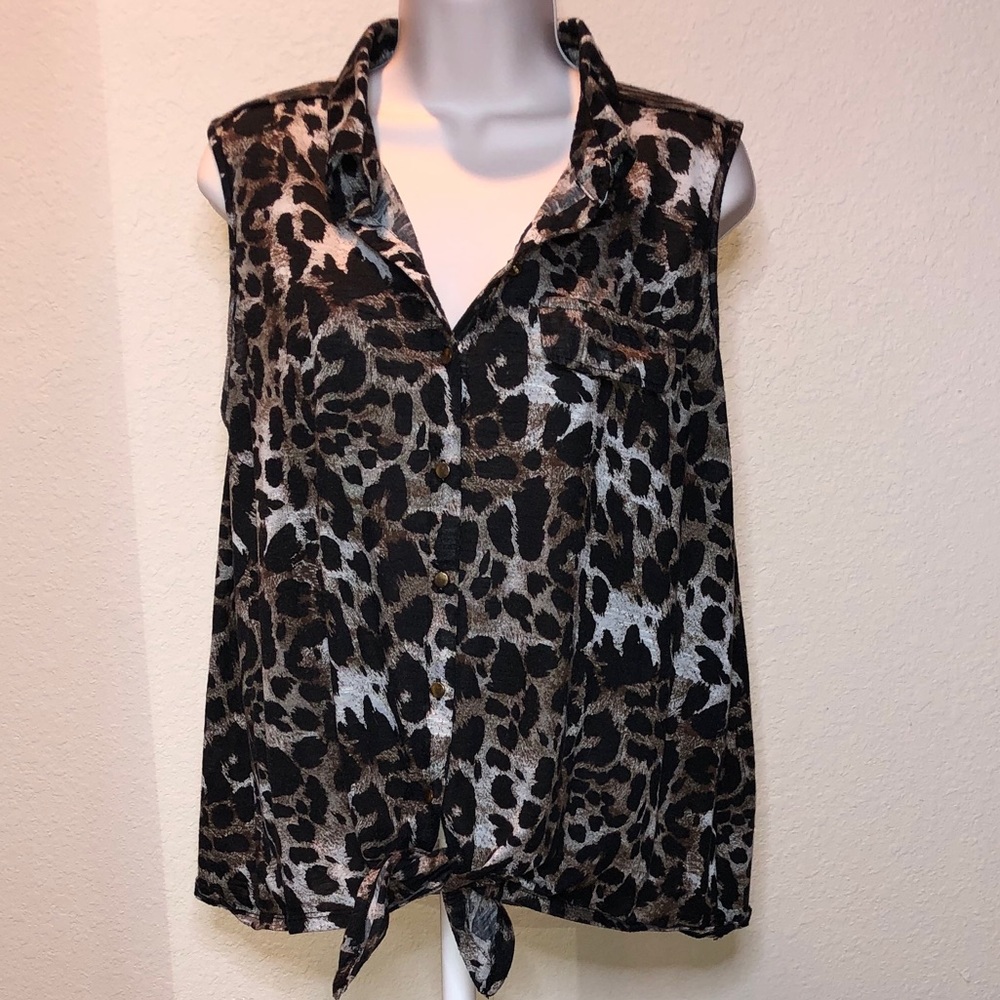 CATO - Sleeveless, Animal Print Top w, Front Tie